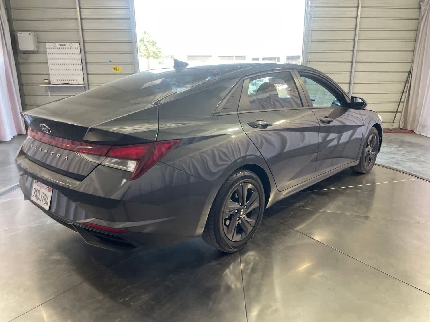 Used 2022 Hyundai Elantra SEL FWD image 5