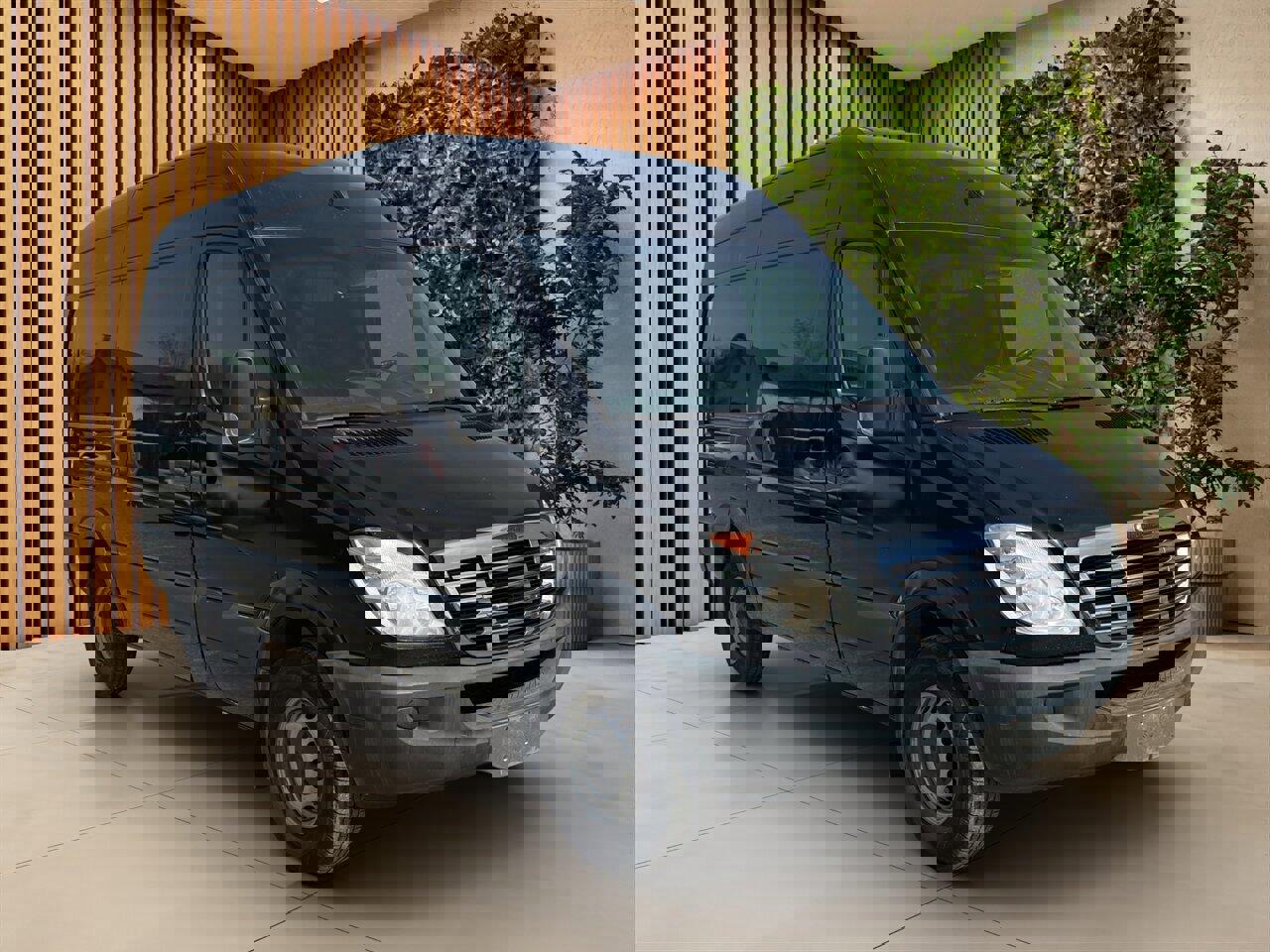 Used 2011 Freightliner Sprinter 2500 image 1