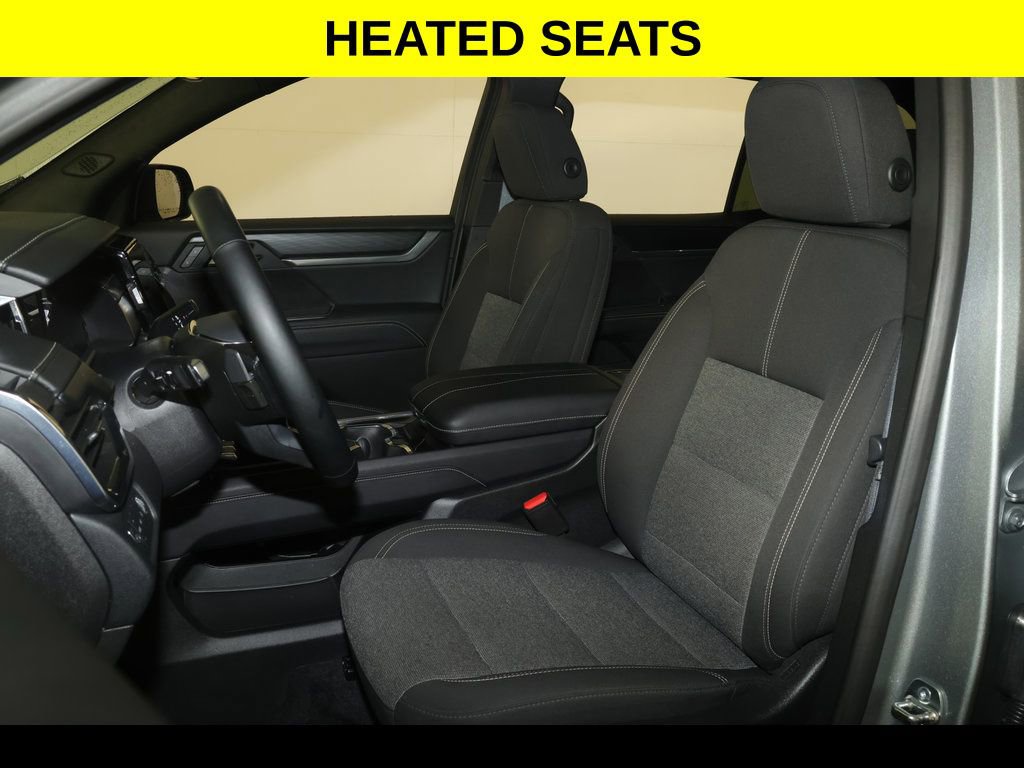 Used 2025 GMC Acadia Elevation image 3