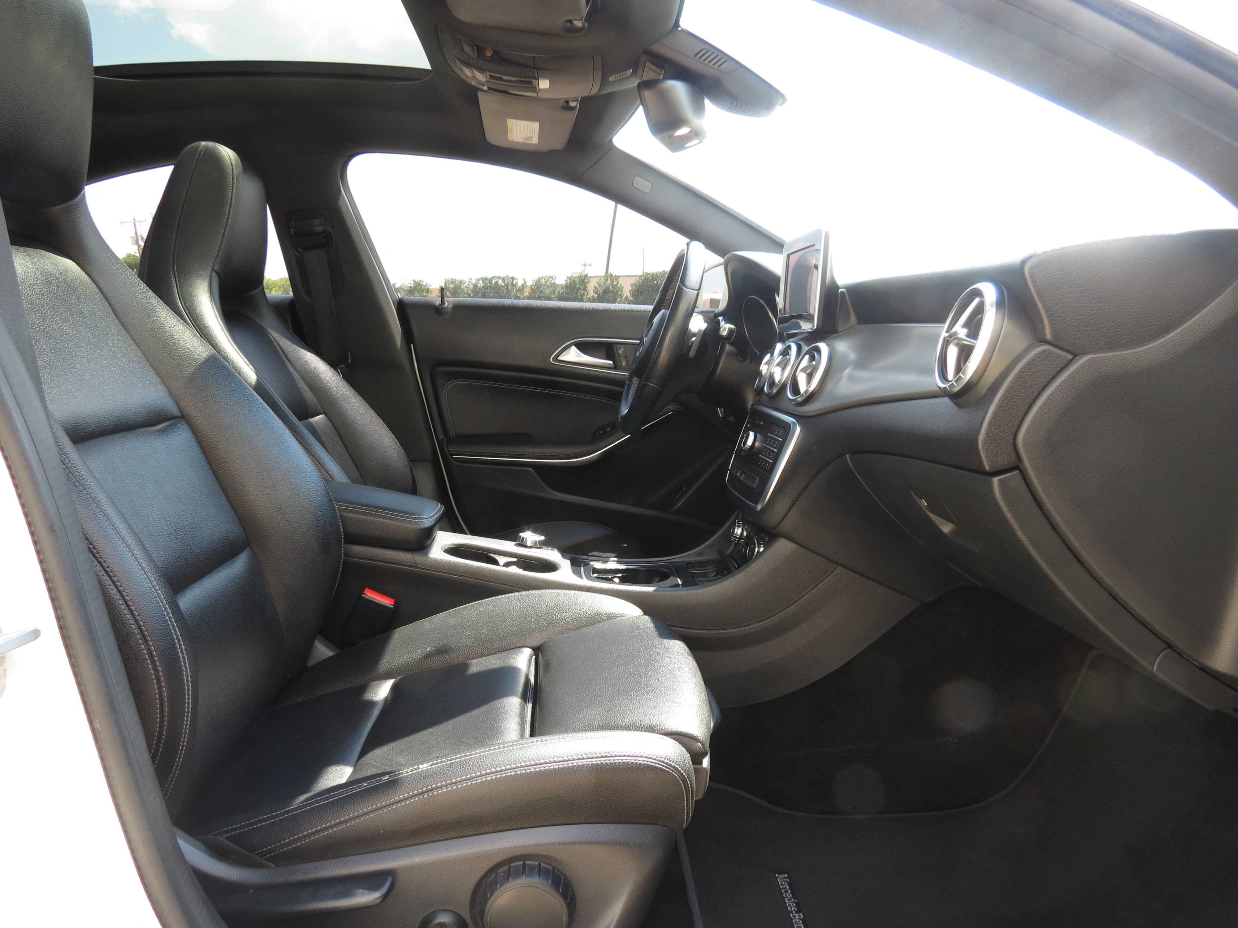 Used 2016 Mercedes-Benz CLA 250 image 33