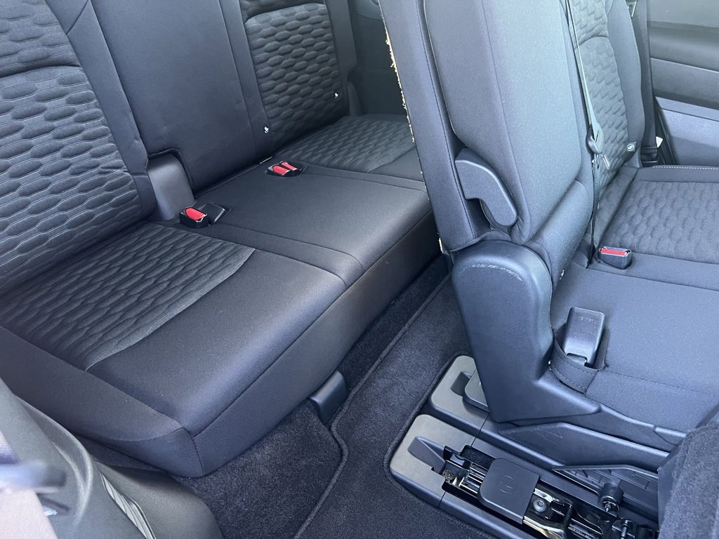 Used 2022 Nissan Pathfinder SV w/ SV Black Package image 14