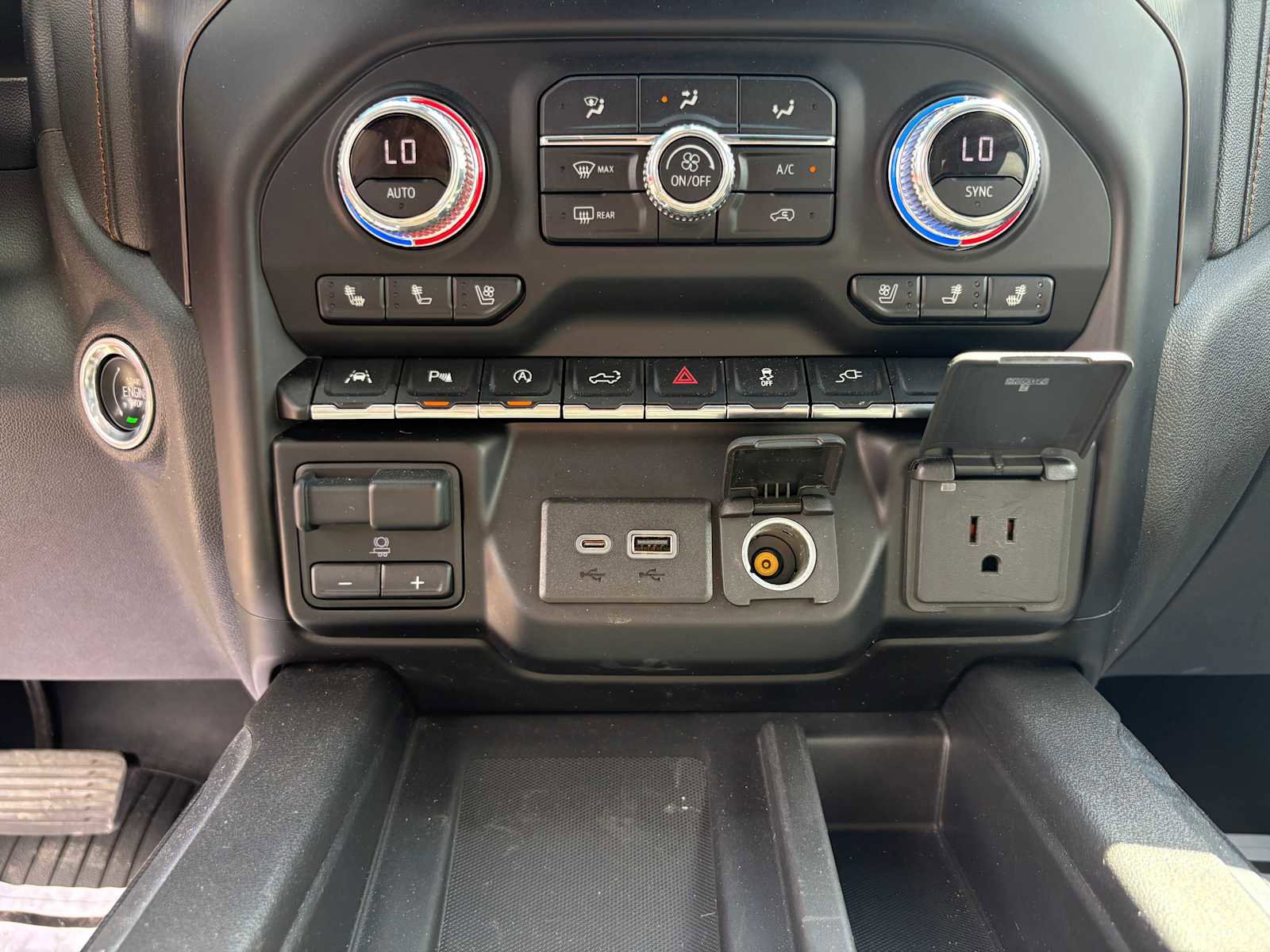 Used 2020 GMC Sierra 1500 AT4 w/ AT4 Premium Package AWD/4WD image 36