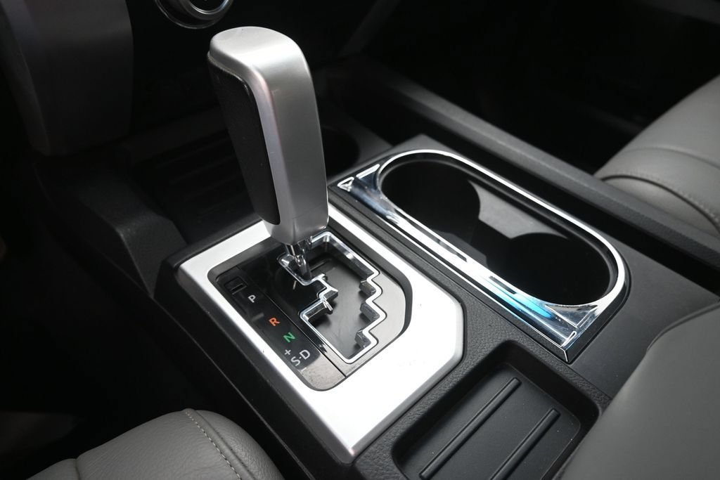 Used 2015 Toyota Tundra Limited RWD image 29