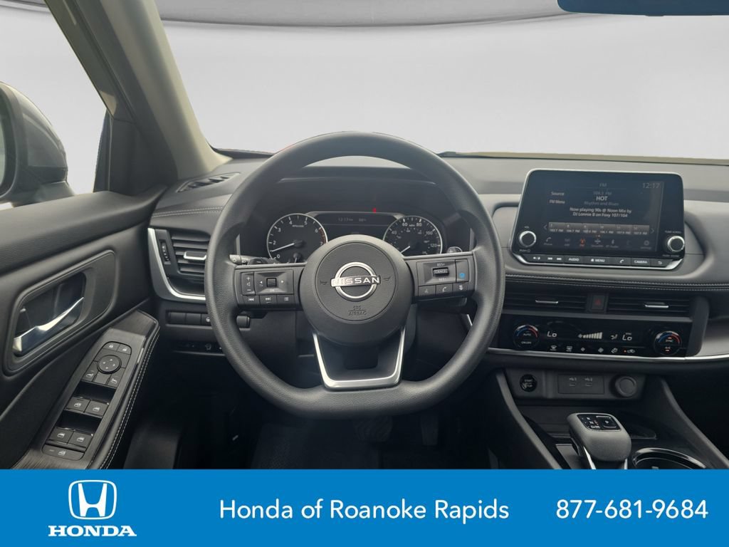 Used 2024 Nissan Rogue SV AWD/4WD image 13