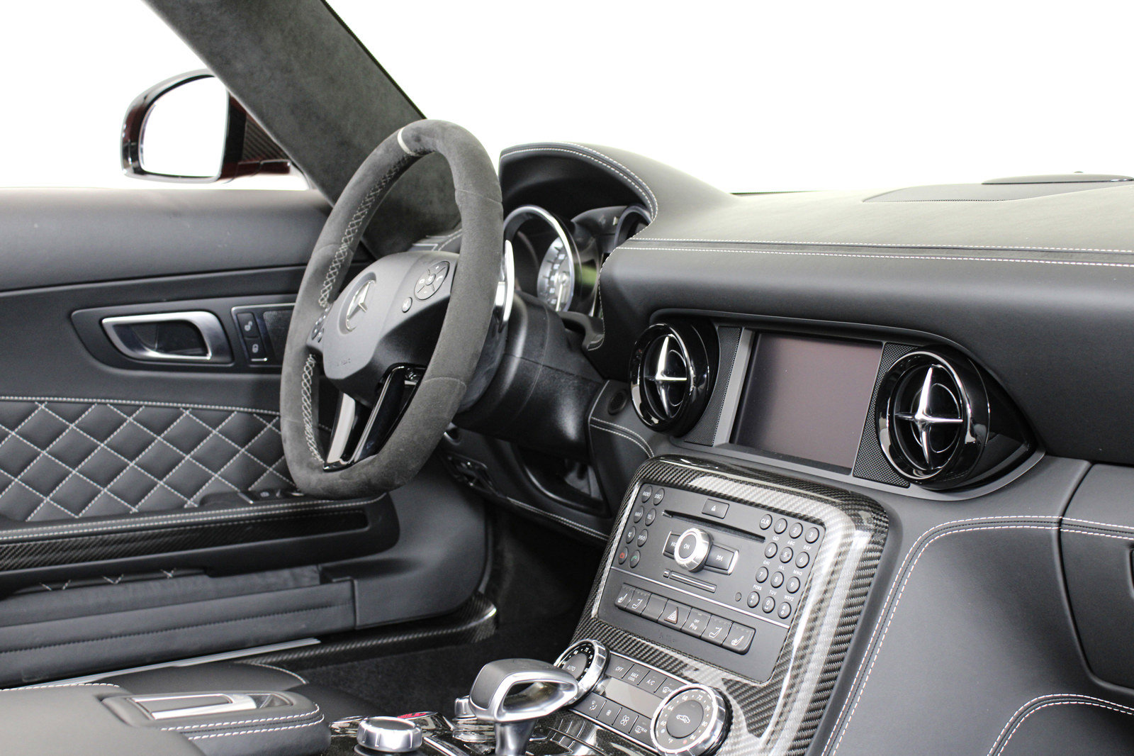 Used 2015 Mercedes-Benz SLS AMG GT Final Edition image 29