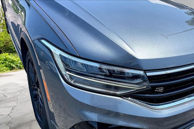 Used 2022 Volkswagen Tiguan SE R-Line AWD/4WD image 27