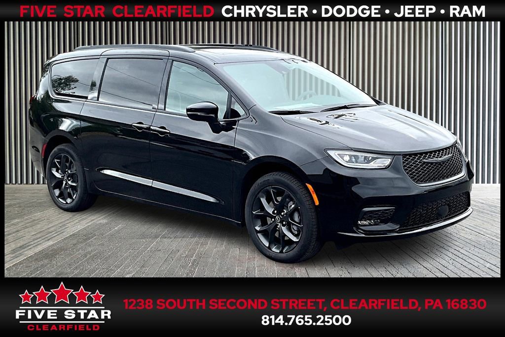 New 2026 Chrysler Pacifica Limited w/ S Appearance Package