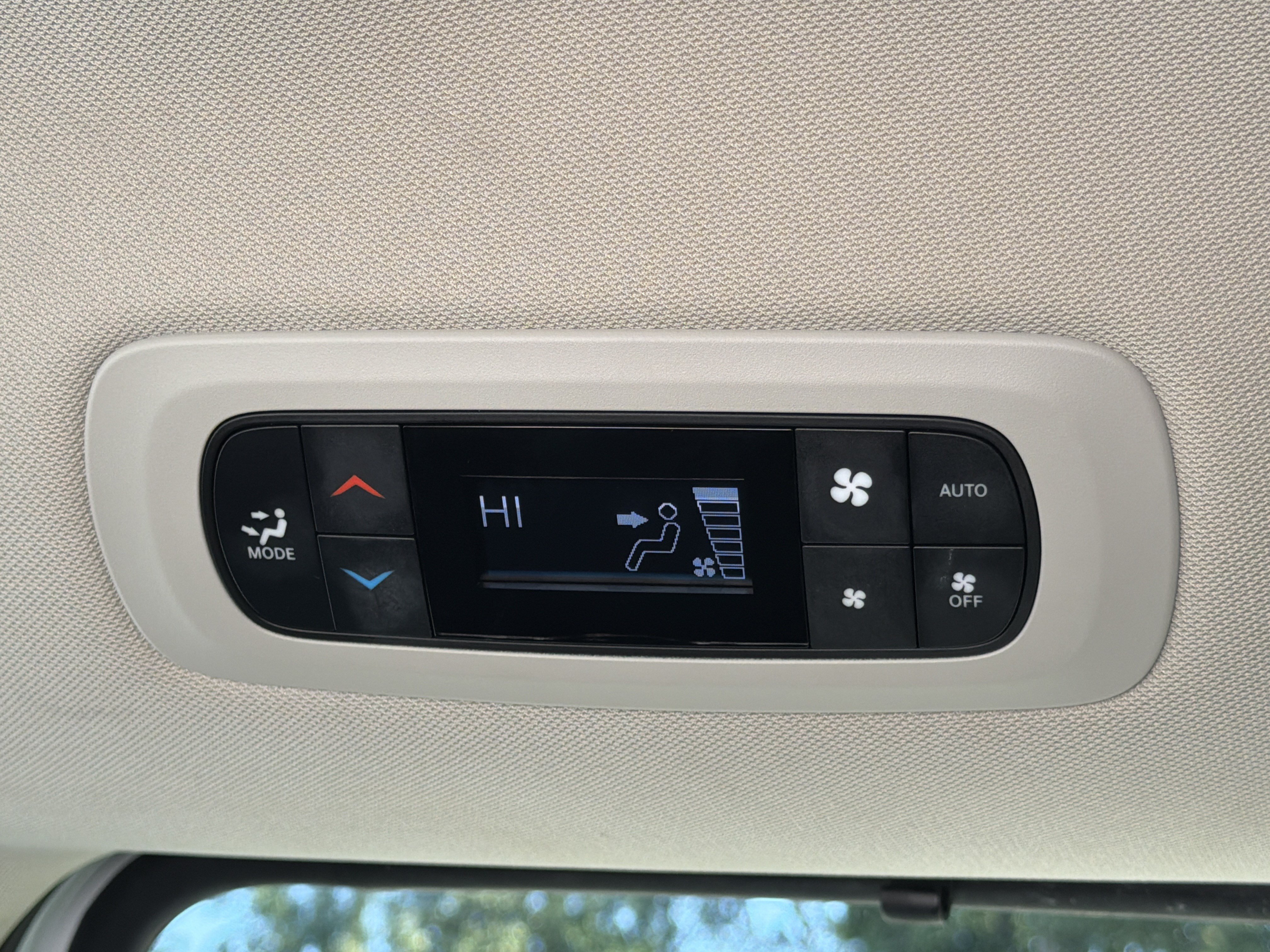 Used 2024 Chrysler Pacifica Touring-L FWD image 20