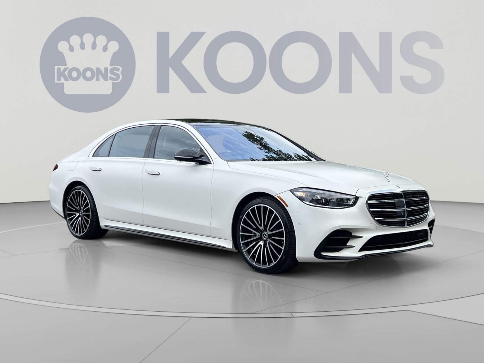 Used 2022 Mercedes-Benz S 580 4MATIC Sedan w/ AMG Line Package image 2