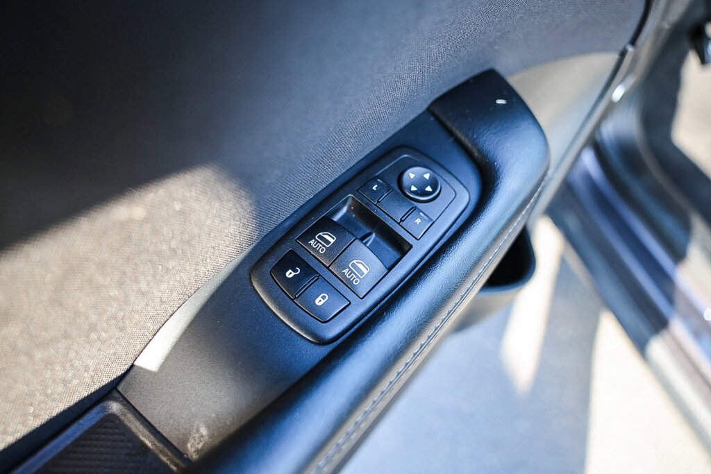 Used 2023 Dodge Challenger SXT w/ Blacktop Package image 7