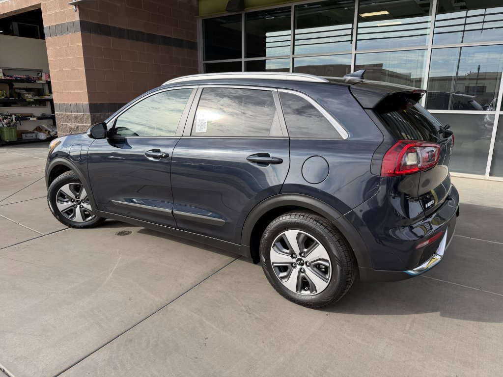 Used 2019 Kia Niro EX Premium w/ Sunroof Package FWD image 5