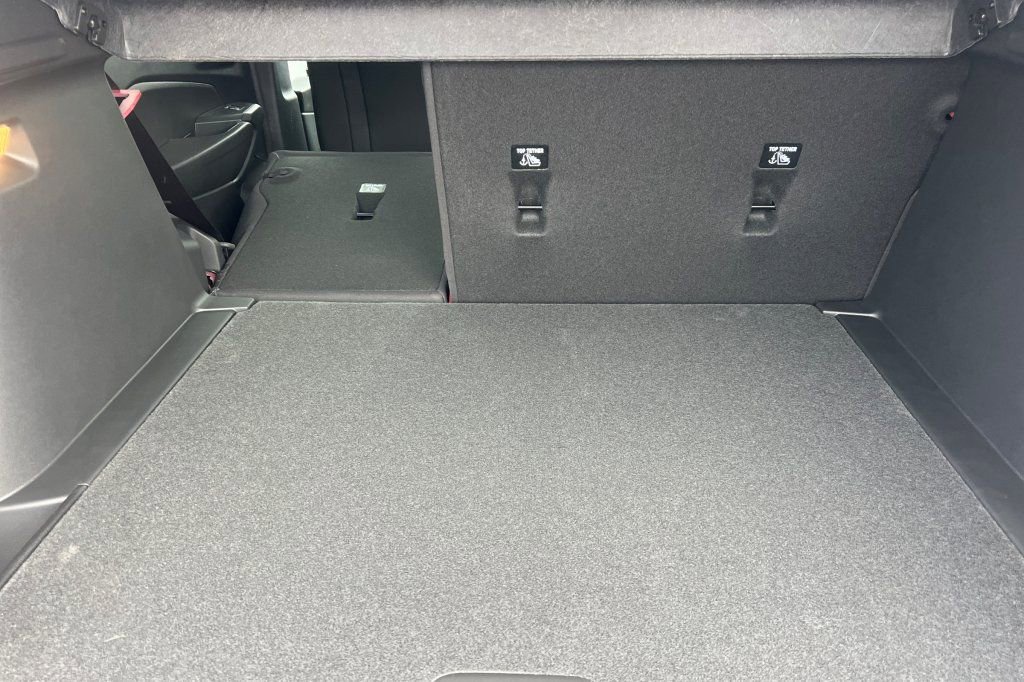 New 2026 Chevrolet Trax LT w/ Sunroof Package image 12