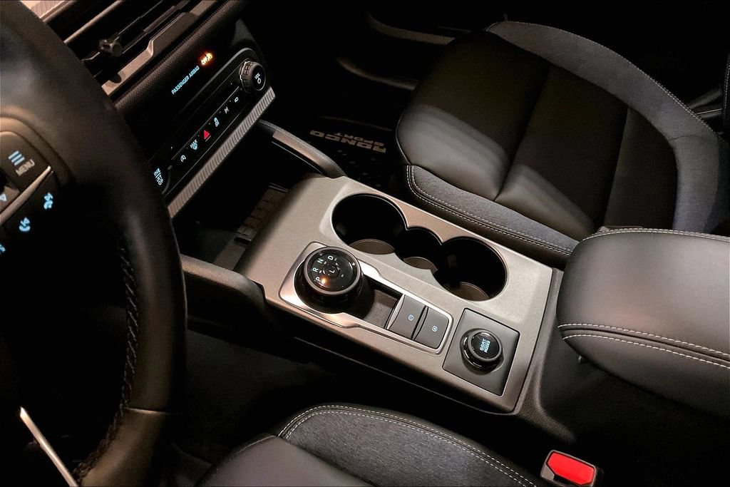 Certified 2025 Ford Bronco Sport Outer Banks w/ Outer Banks Tech Package+ AWD/4WD image 16