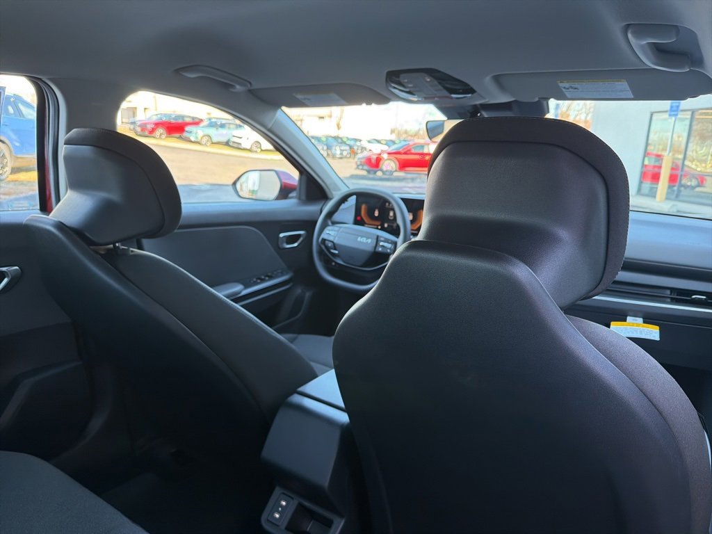 New 2025 Kia K4 LXS image 17