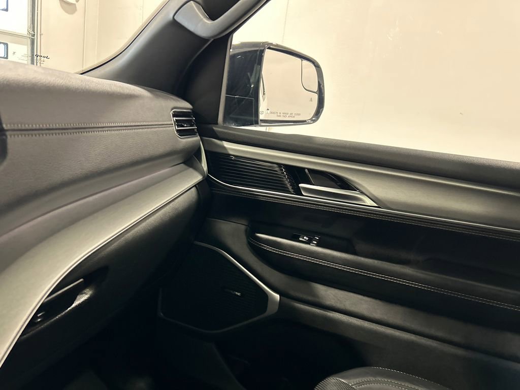 Used 2023 Jeep Wagoneer 4WD w/ Convenience Group I image 28