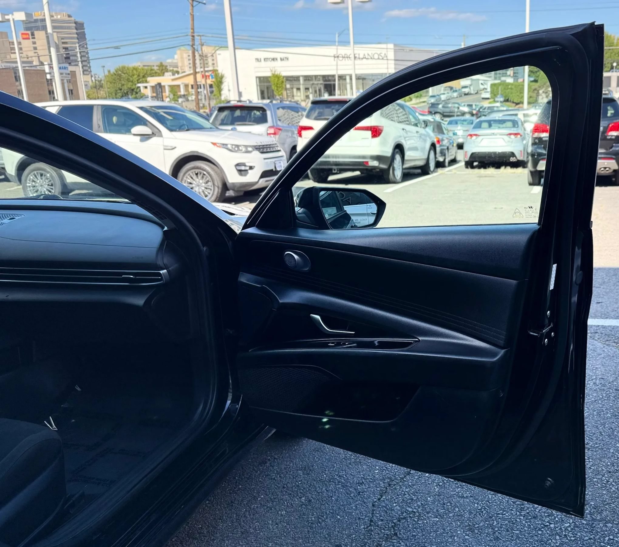 Used 2023 Hyundai Elantra SEL FWD image 30