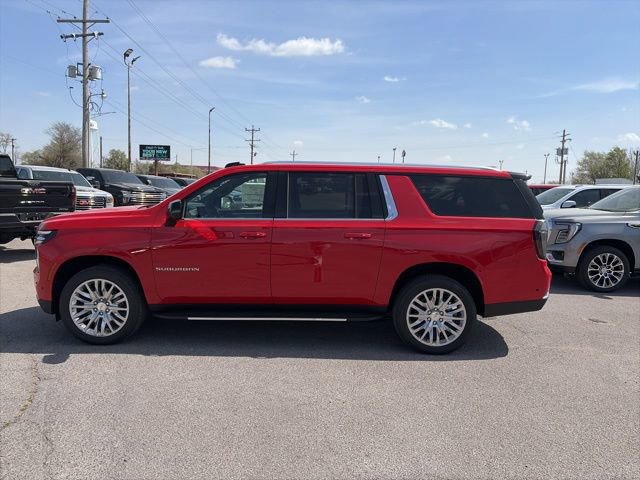 New 2026 Chevrolet Suburban LT image 3