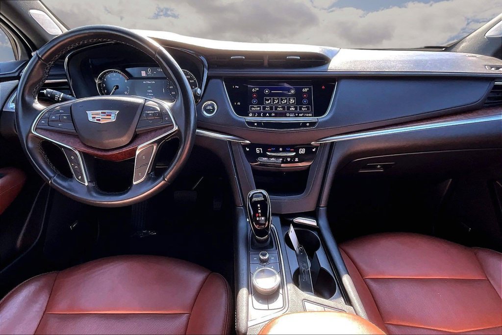 Certified 2022 Cadillac XT5 Premium Luxury FWD image 7