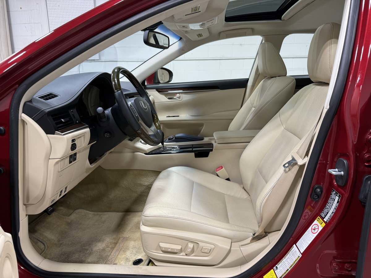 Used 2015 Lexus ES 350 w/ Luxury Package image 9