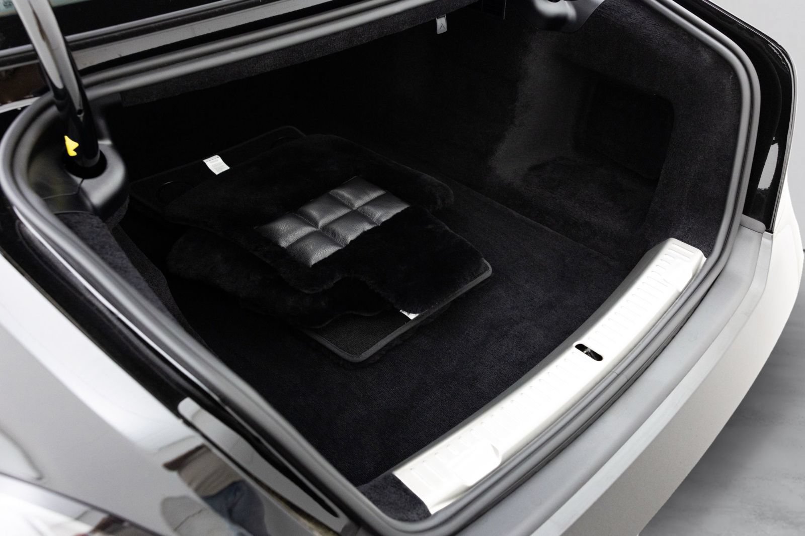 New 2027 Rolls-Royce Ghost Black Badge AWD/4WD image 19