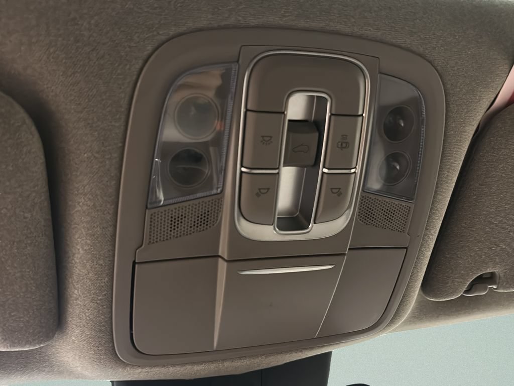 Used 2020 Hyundai Santa Fe SEL FWD image 33