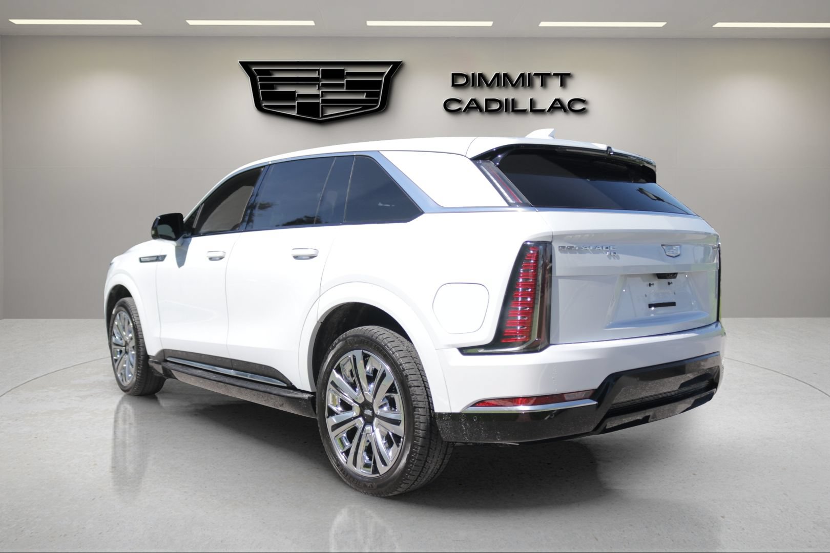 Certified 2026 Cadillac Escalade IQ Luxury 2 w/ LPO, Radiant Package AWD/4WD image 7