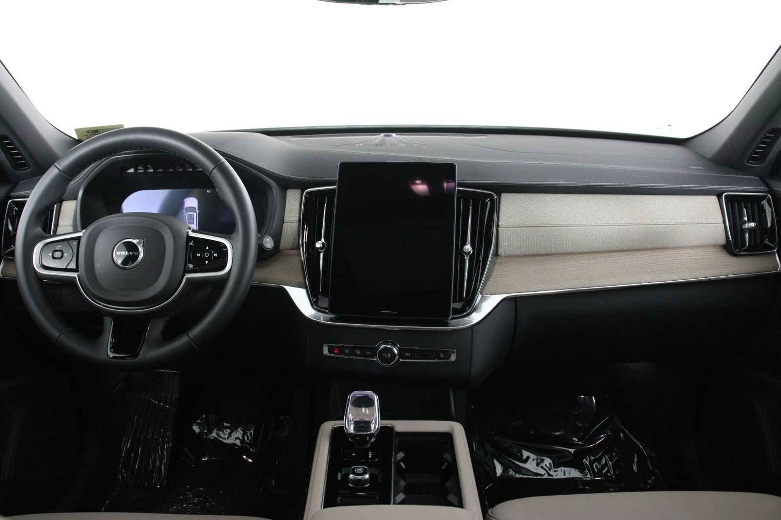 Certified 2026 Volvo XC90 B5 Core AWD/4WD image 7