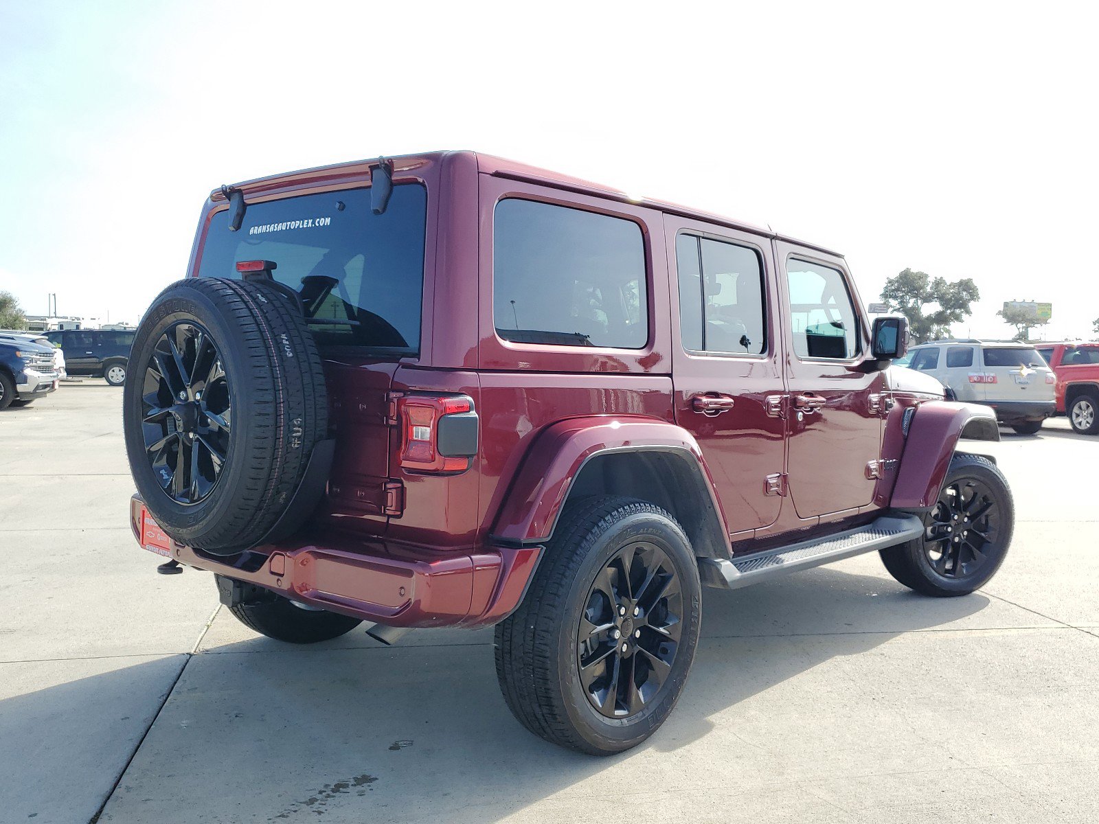 Used 2021 Jeep Wrangler Unlimited Sahara image 5