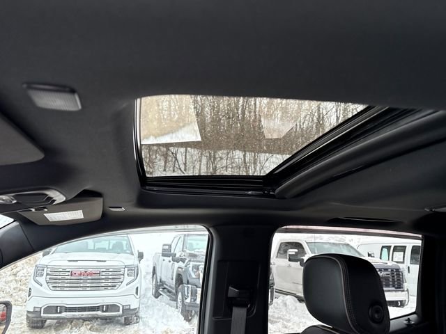 Used 2024 GMC Canyon Denali image 14