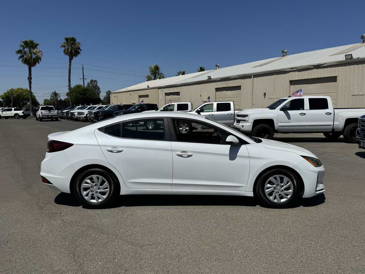 Used 2019 Hyundai Elantra SE w/ Cargo Package FWD image 10