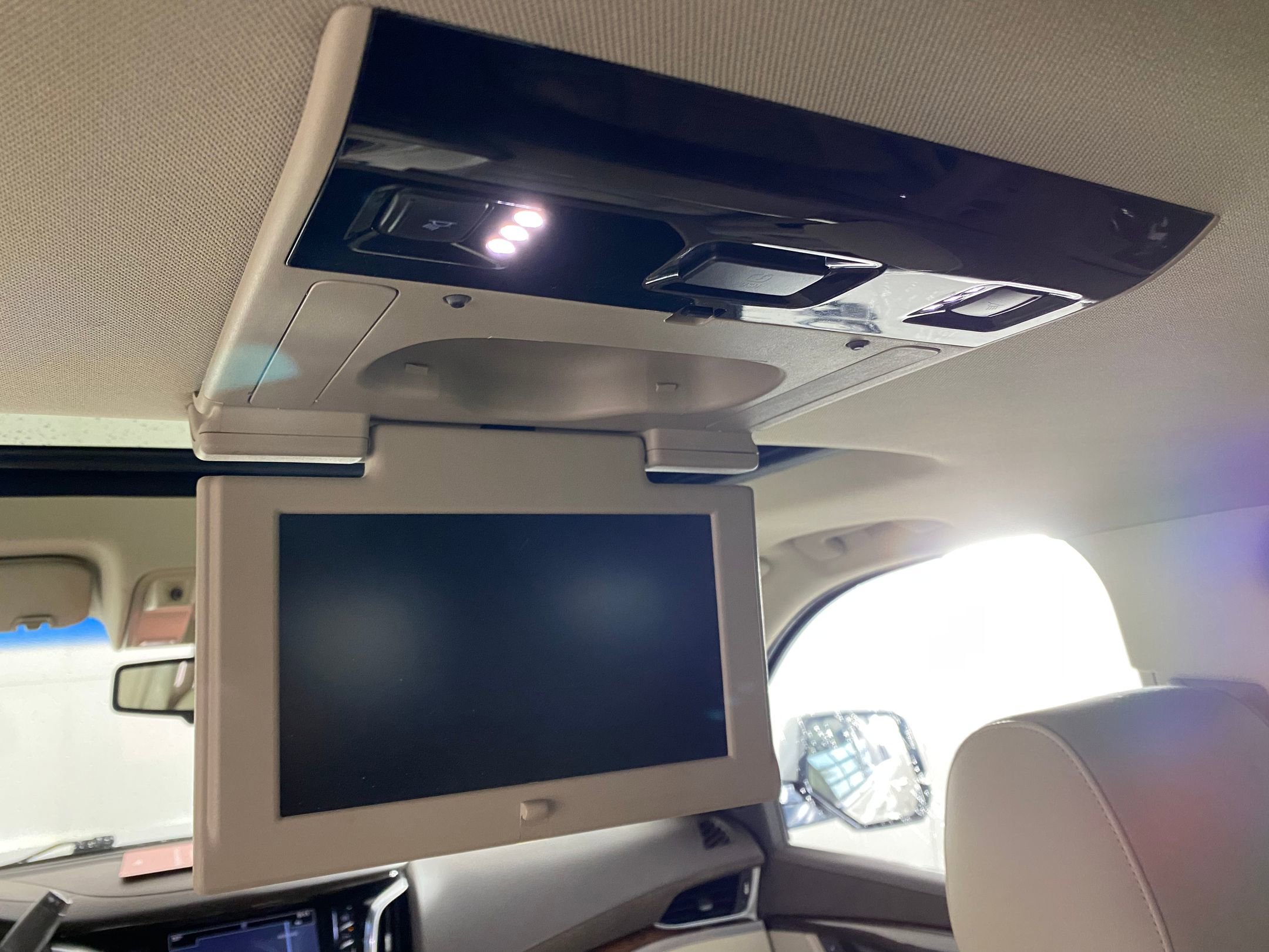 Used 2016 Cadillac Escalade Luxury image 29