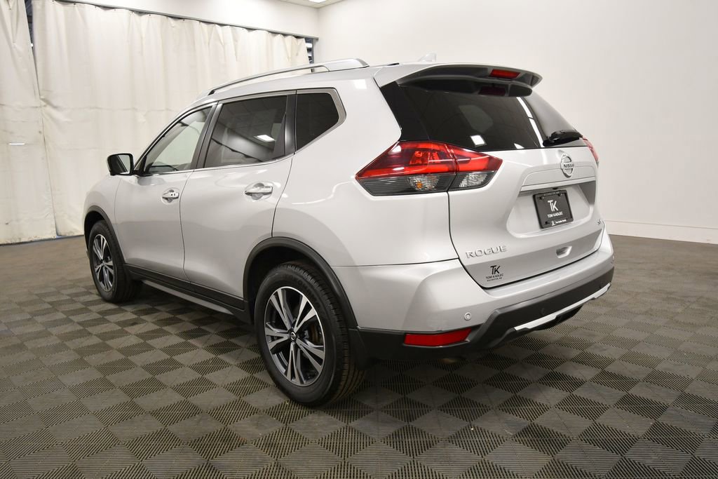 Used 2019 Nissan Rogue SV w/ Premium Package image 5