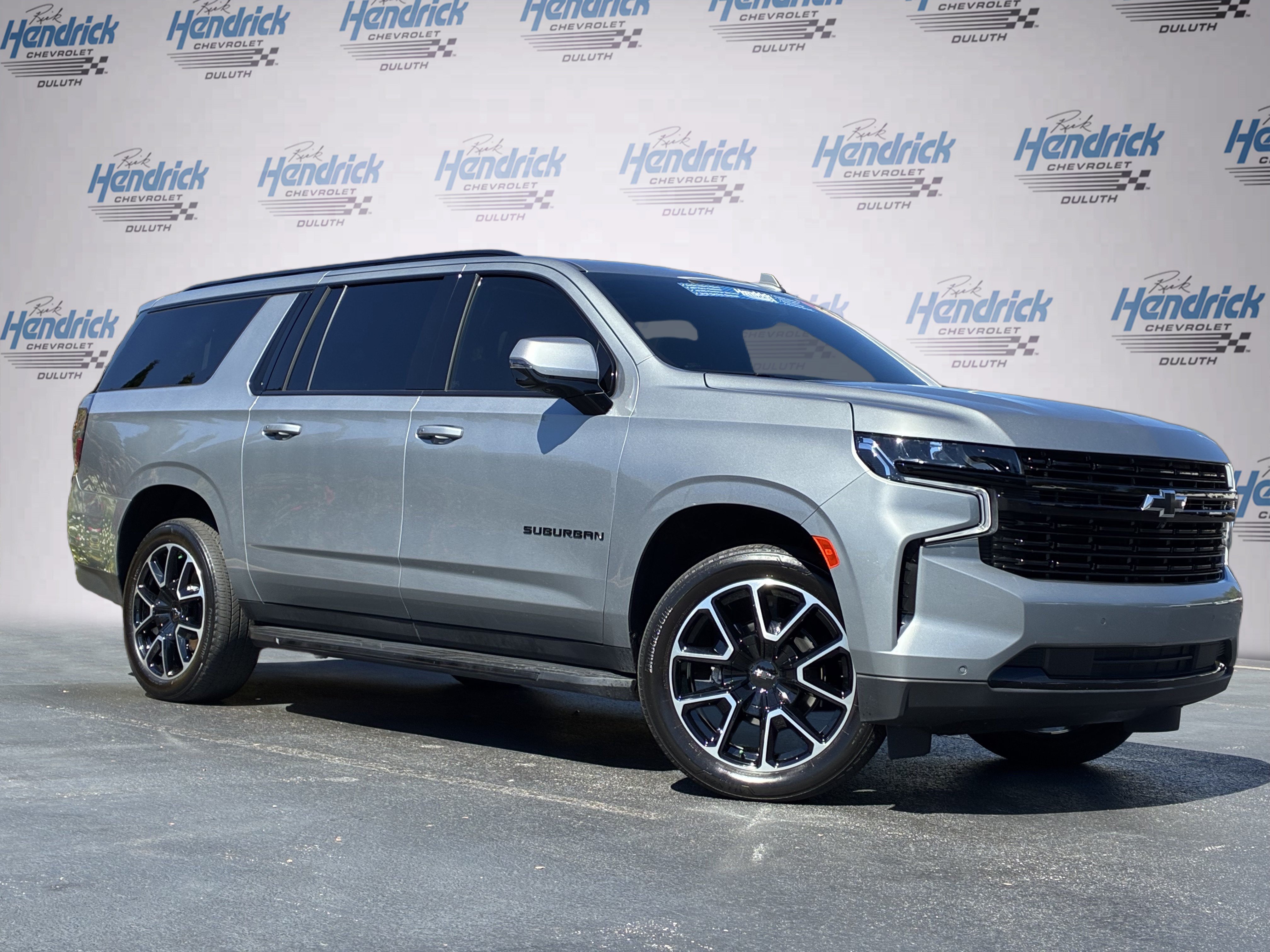 Used 2024 Chevrolet Suburban RST w/ Luxury Package RWD image 2