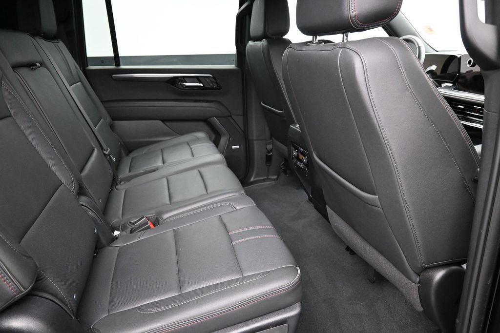 Used 2025 Chevrolet Suburban RST w/ Comfort Package AWD/4WD image 22