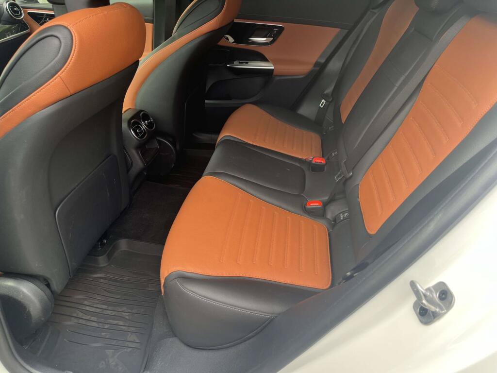 Certified 2025 Mercedes-Benz GLC 300 4MATIC image 18