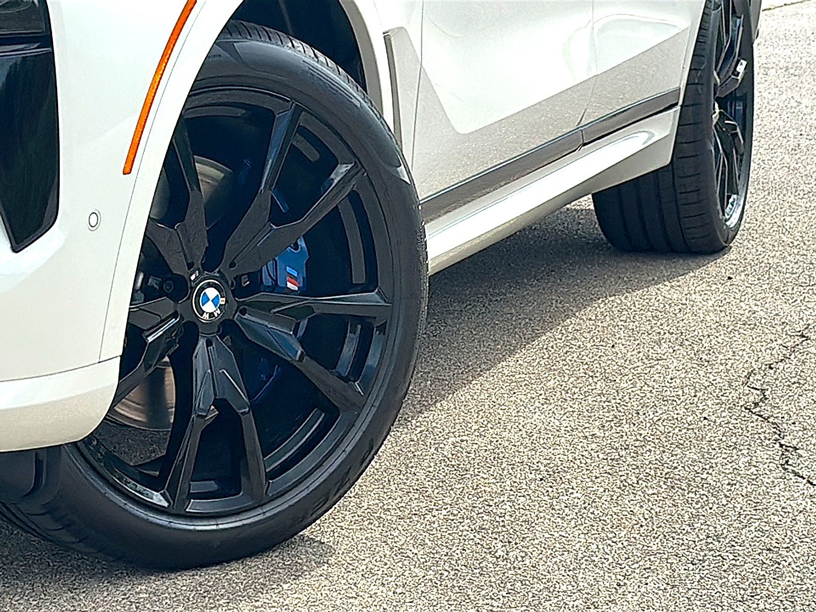 New 2027 BMW X7 M60i AWD/4WD image 3