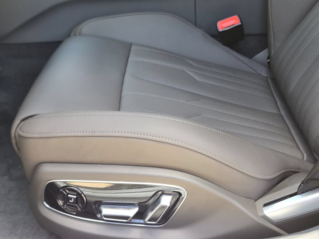 New 2026 Audi A8 L 3.0T AWD/4WD image 30