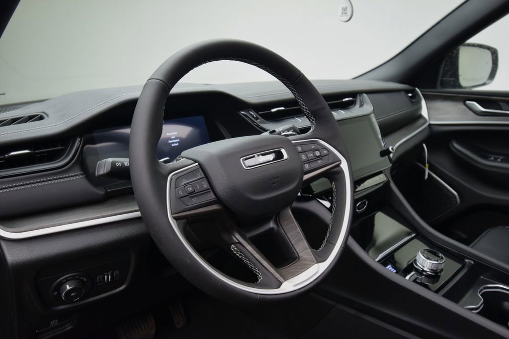New 2026 Jeep Grand Cherokee L Limited image 34