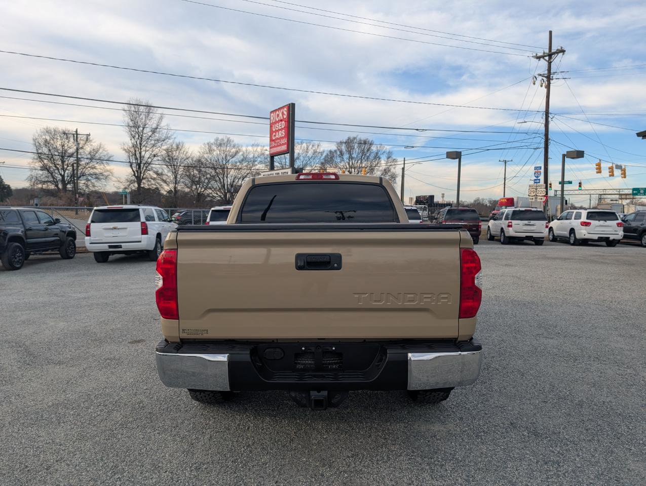 Used 2017 Toyota Tundra SR5 w/ SR5 Upgrade Package image 7