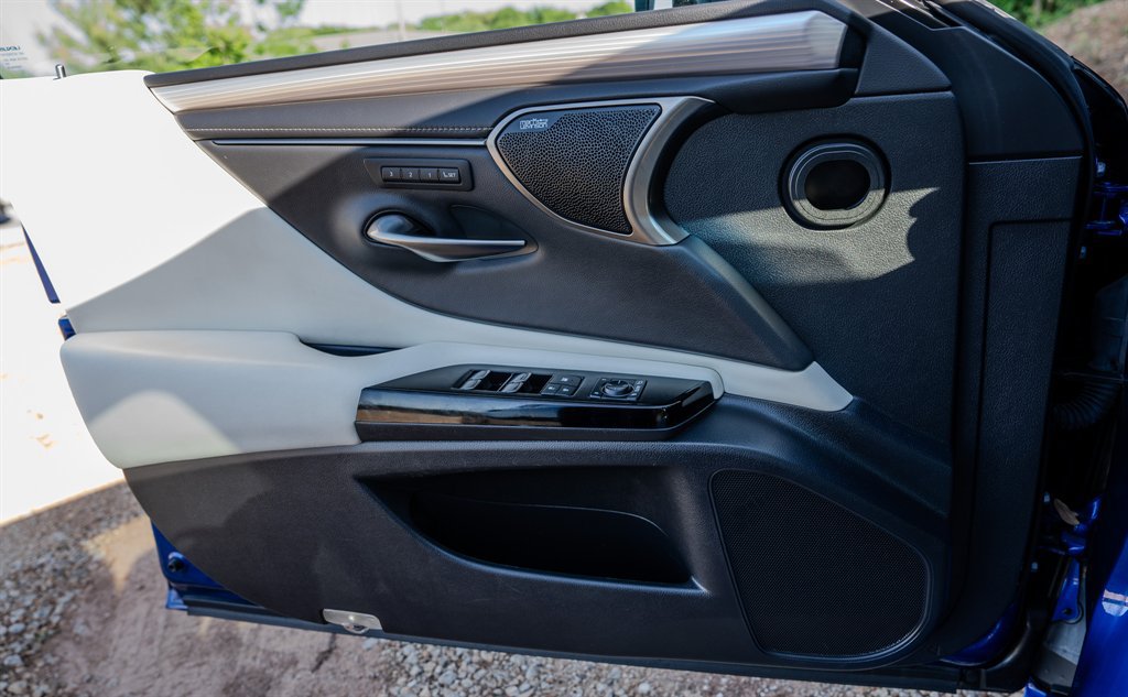 Used 2022 Lexus ES 350 F Sport w/ Accessory Package 2 FWD image 24