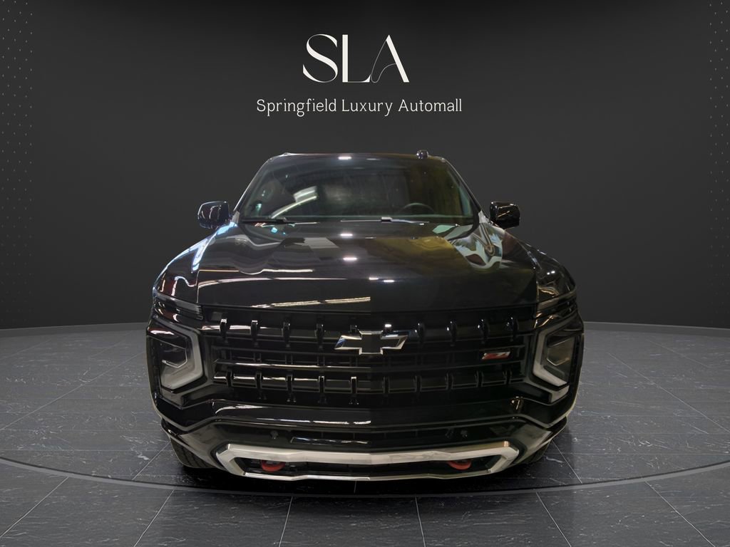 Used 2026 Chevrolet Suburban Z71 w/ Comfort Package image 2