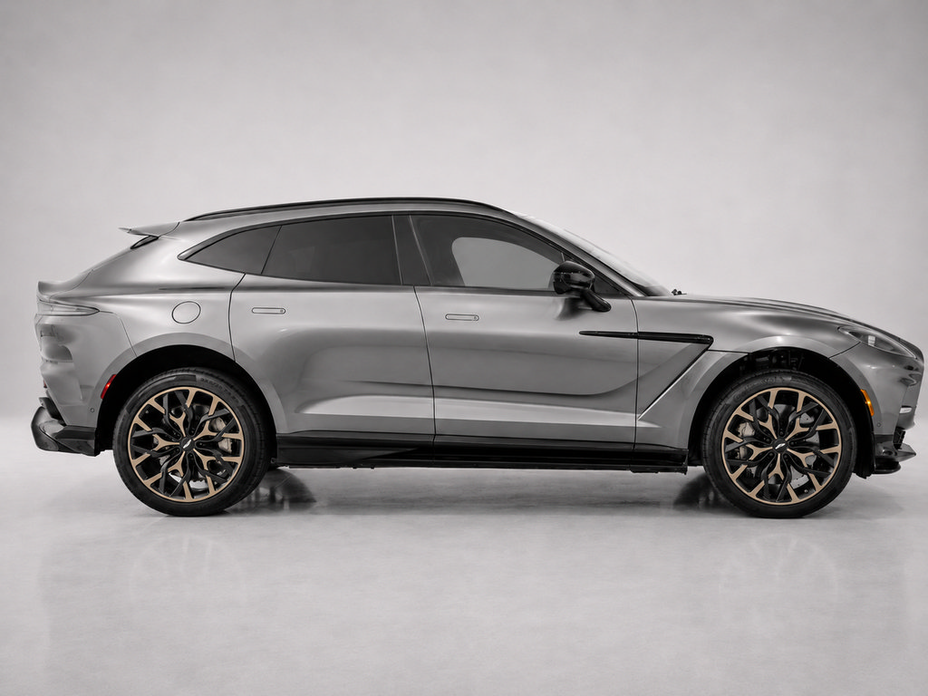 Used 2023 Aston Martin DBX 707 AWD/4WD image 9
