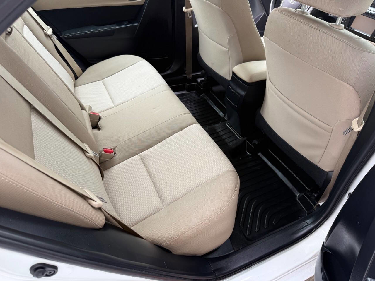 Used 2016 Toyota Corolla LE FWD image 35