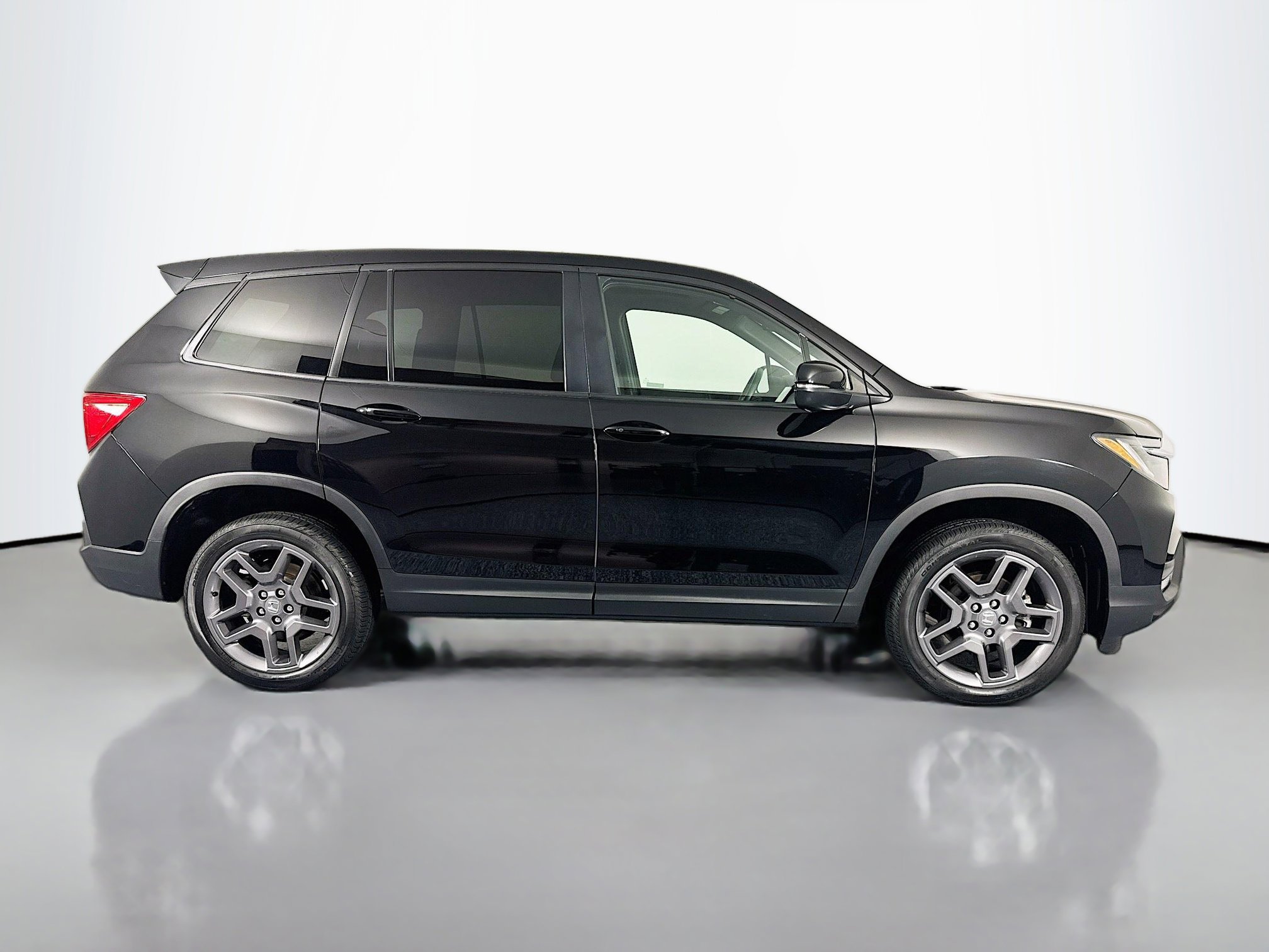 Certified 2023 Honda Passport EX-L image 4