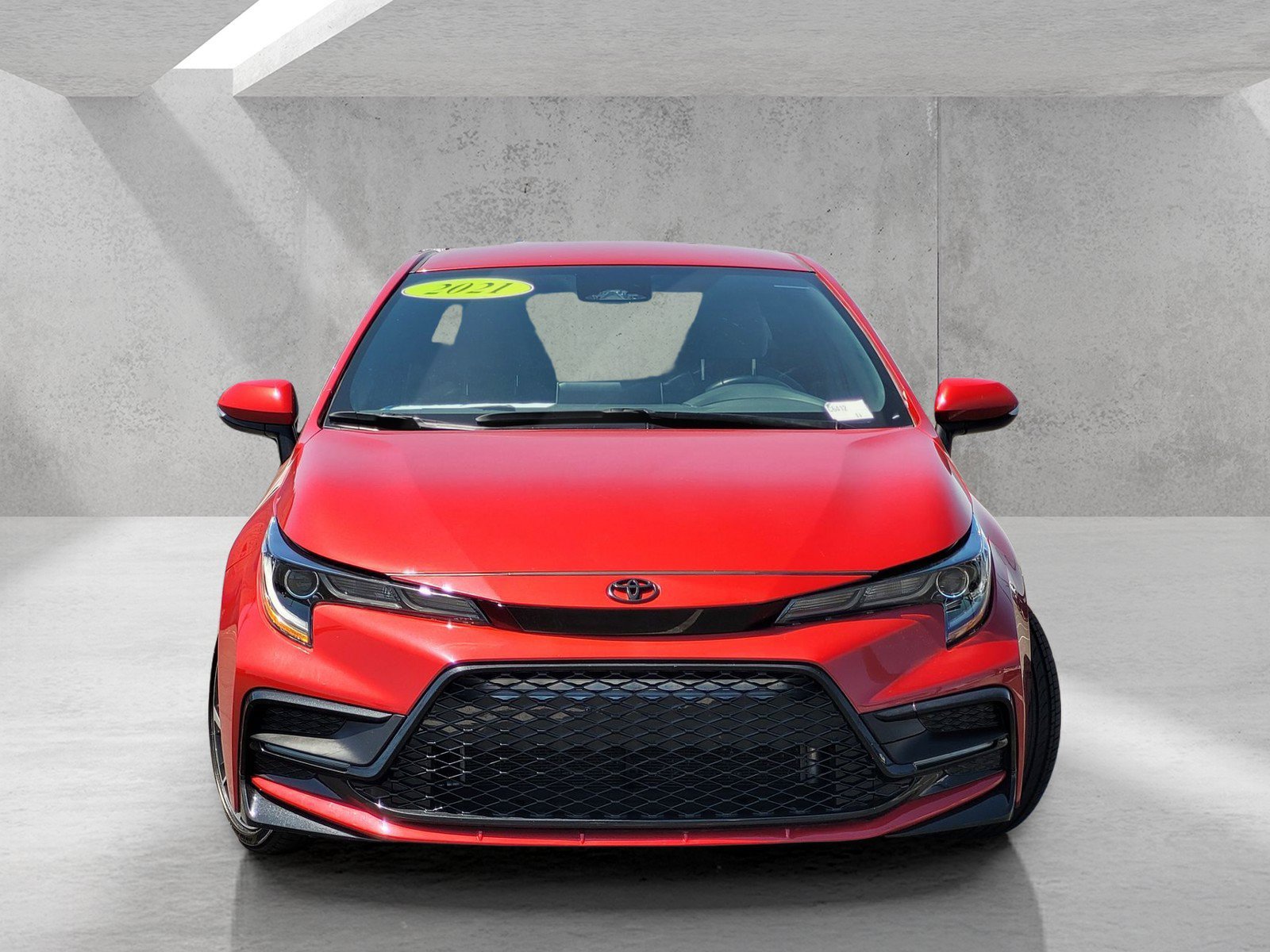 Used 2021 Toyota Corolla SE FWD image 3