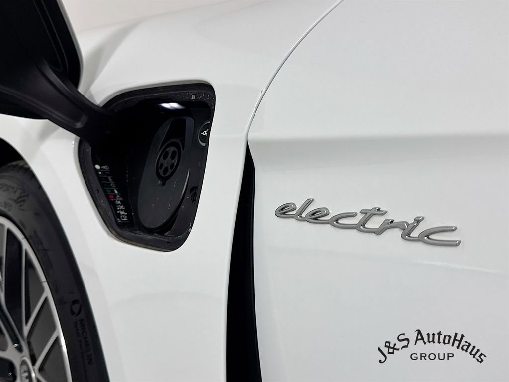 Used 2020 Porsche Taycan 4S w/ Premium Package image 43