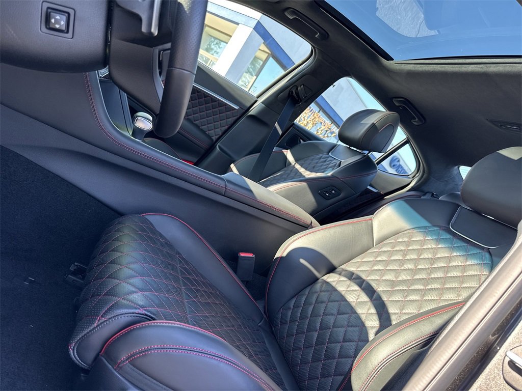 Used 2025 Genesis G70 3.3T Advanced w/ Sport Prestige Package image 33