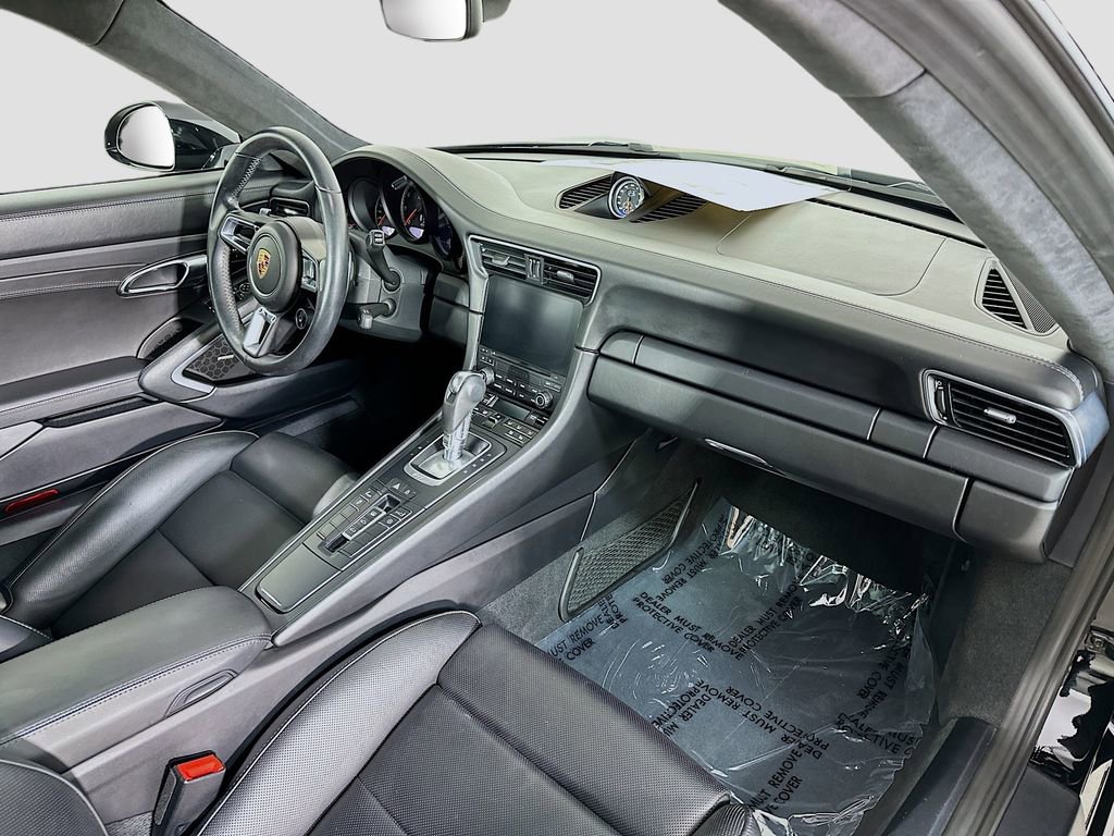 Used 2019 Porsche 911 Turbo image 31