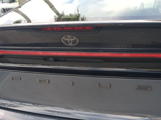 Used 2025 Toyota Prius LE FWD image 13