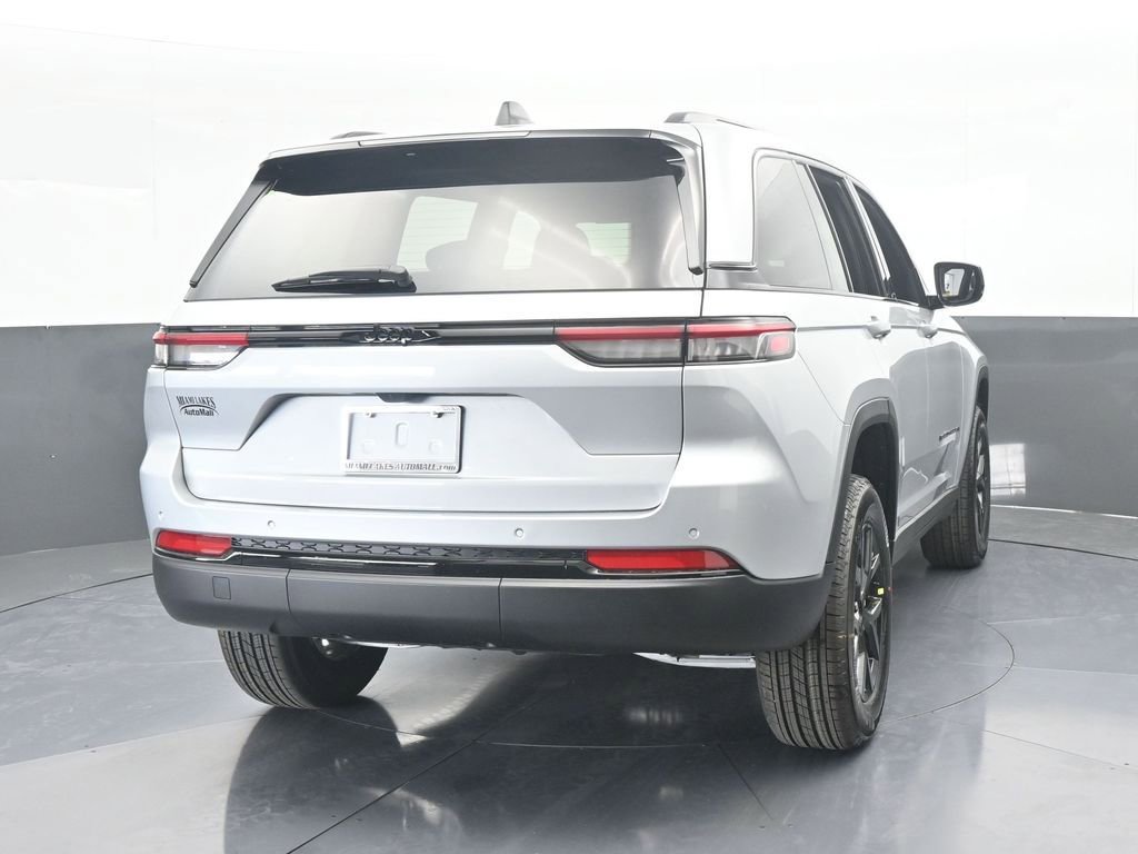 New 2025 Jeep Grand Cherokee Altitude image 5